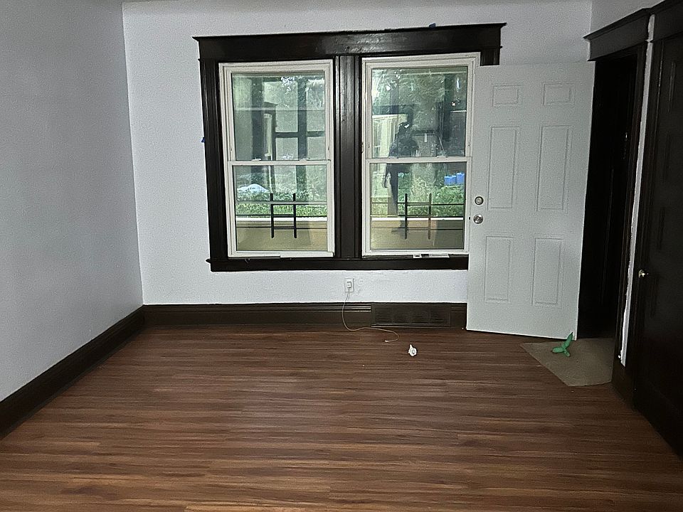 1st image of 49 Brewster St #1