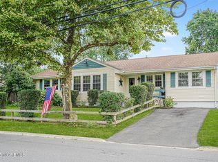 216 Main St, Middletown, NJ 07748