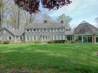 7 Carman Ln, Saint James, NY 11780