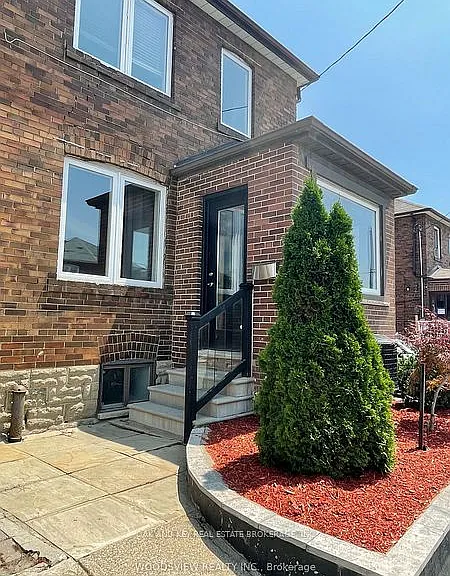 525 Old Weston Rd #LOWER — Photo 1