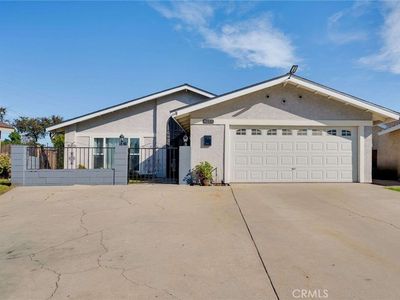 8215 Sandy Ln, Paramount, CA, 90723