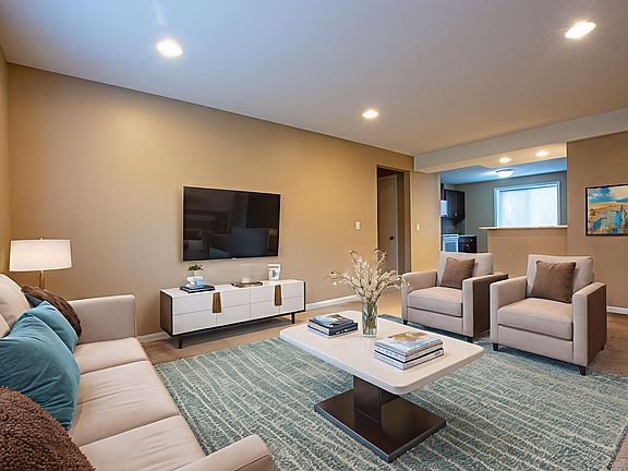 3rd image of 8865-8871 Holmes Ave #8
