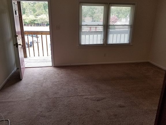 4th image of 2530 Cedarwood Dr #B-11