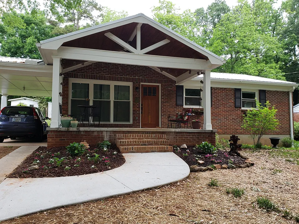 230 Pine Needle Rd