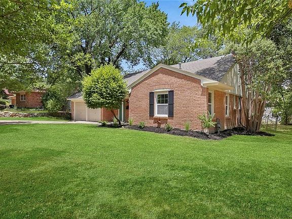 2nd image of 3558 Cromart Ct N