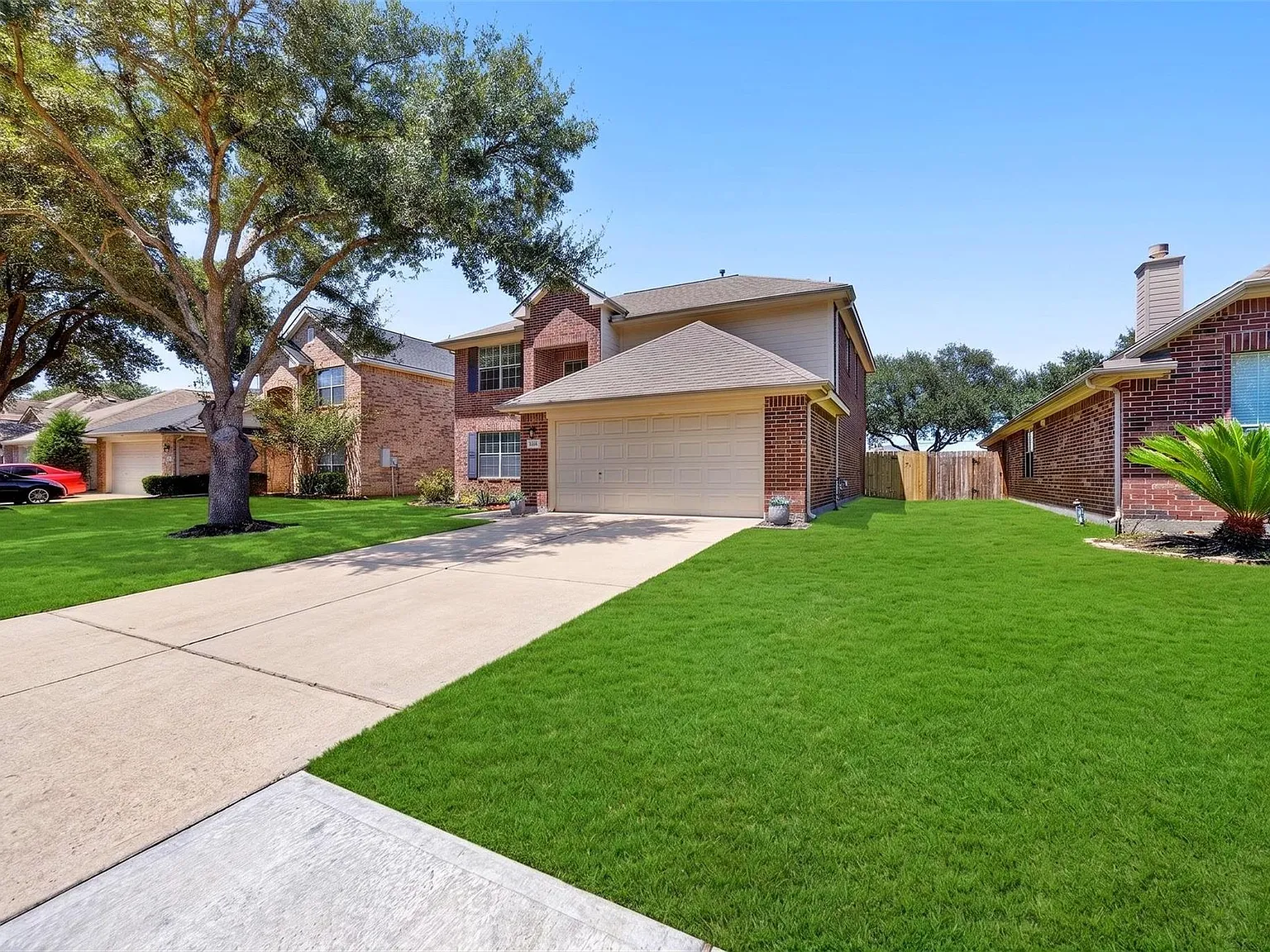 4 bed, 2.5 bath, 2433 sqft, $2,500 — Photo 4