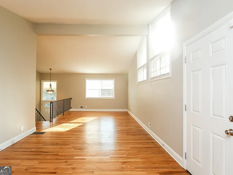 145 Clement Way SW — Photo 3