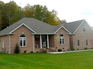 7302 Picklesimer Dr, Ashland, KY 41102