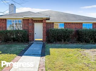 2802 Coral Dr, Lancaster, TX 75146