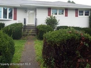 704 Hollenback St, Moosic, PA 18507