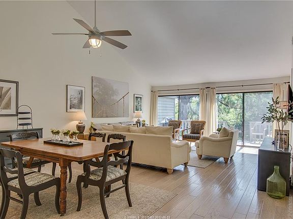3rd image of 25 Lake Forest Dr APT 3325