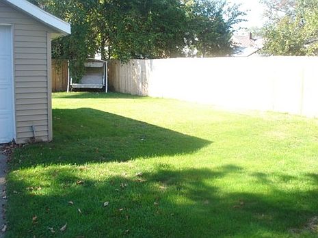 2nd image of 574 Parkview Ave