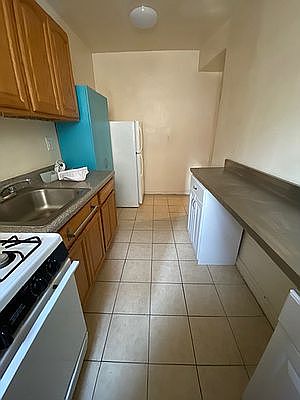 5th image of 100 Winthrop St APT 4I