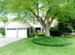 818 Oak Ridge Dr, League City, TX 77573