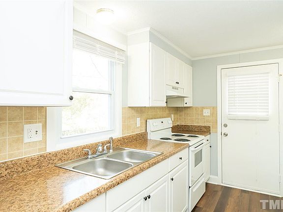 3rd image of 2627 Glenbrook Dr