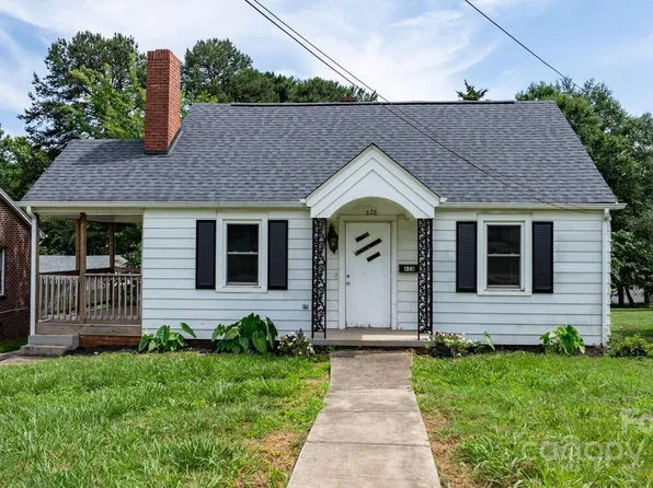 626 1st Ave SE, Hickory, NC 28602