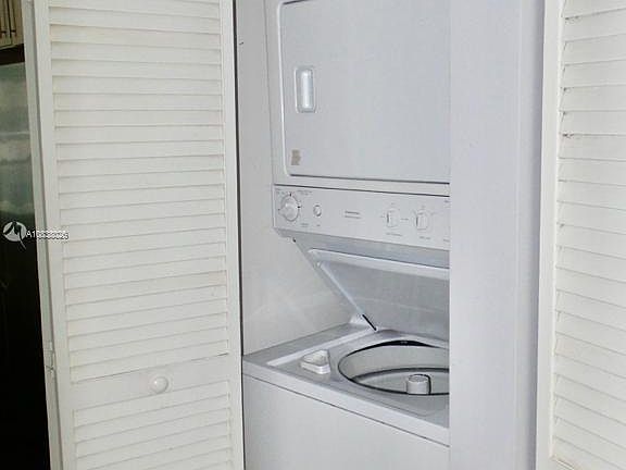 4th image of 1111 SW 1st Ave APT 1121-N