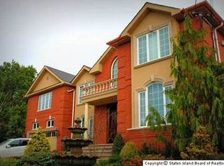 10 Lulu Ct, Staten Island, NY 10307