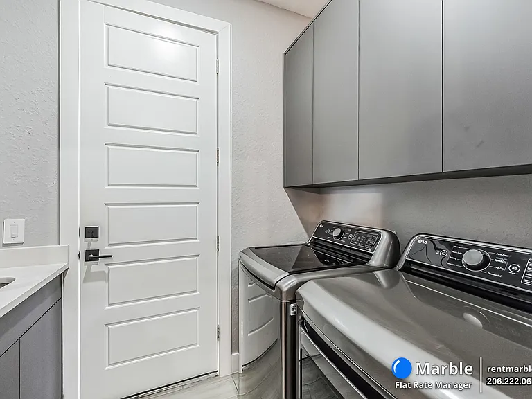 4618 Catalina Ln — Photo 34
