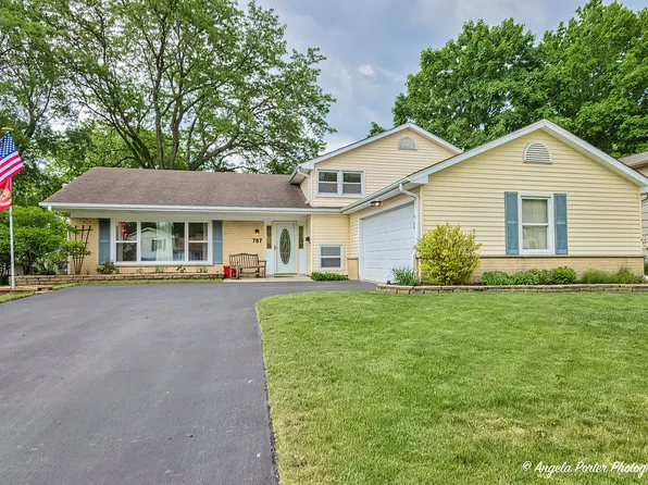 787 Portree Ln, Lake Zurich, IL 60047