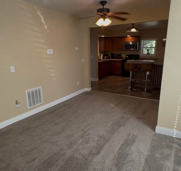 523 Jefferson St — Photo 8