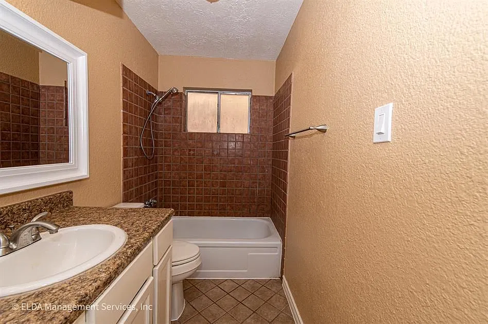 3 bed, 2.0 bath, 1288 sqft, $1,650 — Photo 3