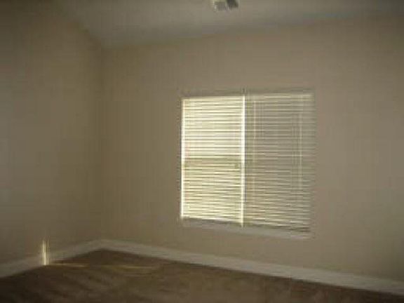 4th image of 104 Haven Cir