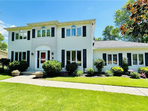 5171 Bronson Dr, Lewiston, NY 14092