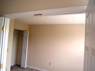 3rd image of 1919 Chaucer Dr