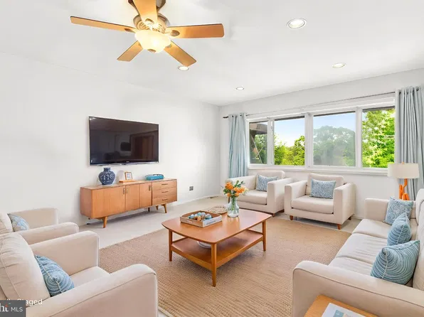 100 West Ave #421, Jenkintown, PA 19046