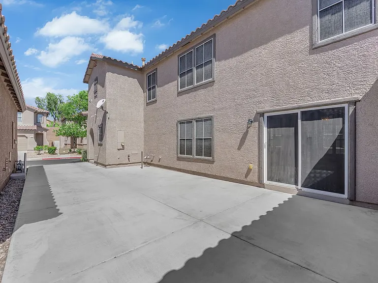 646 Monument Point St — Photo 6