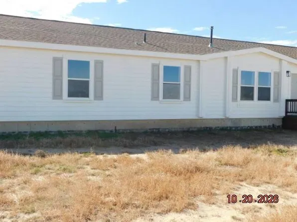 6 N Bobcat Rd, Glenrock, WY 82637
