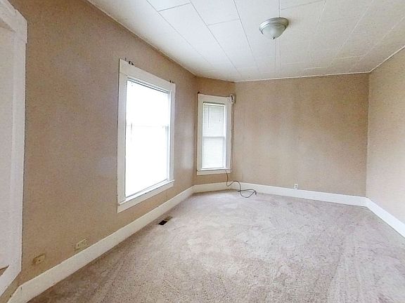 4th image of 412 Lakeway Dr