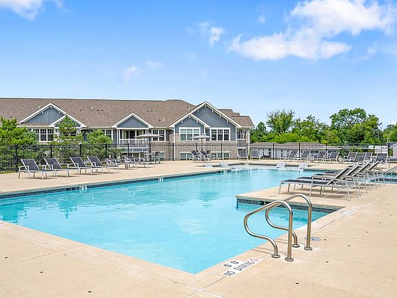 Drexel Ridge Apartments Resort Style Pool
