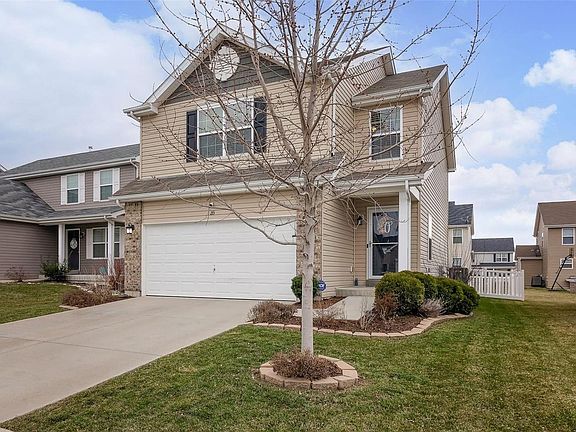 2nd image of 213 Pecan Bluffs Dr