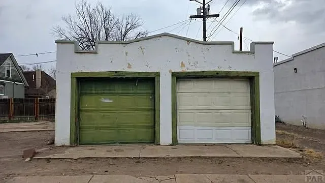 944 Carteret Ave — Photo 4