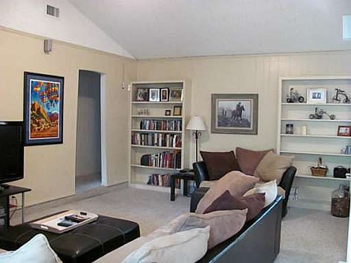 5th image of 2922 Oak Forest Dr