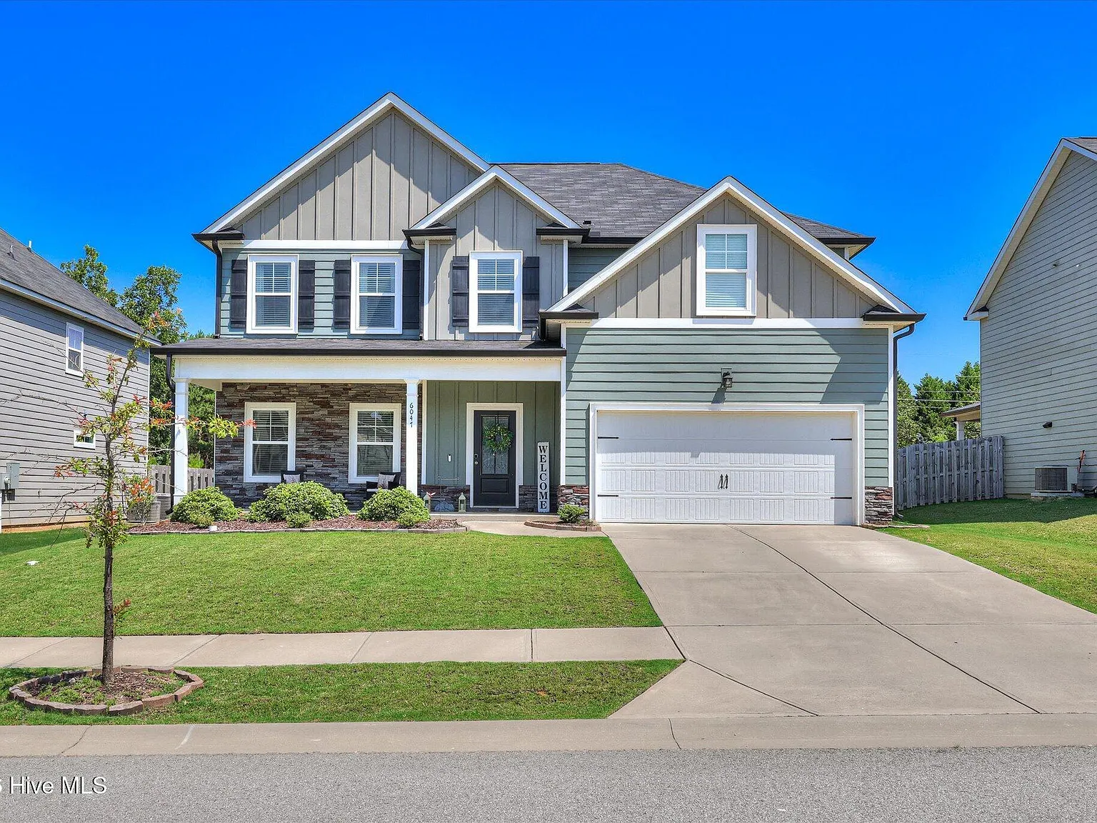 5 bed, 4.0 bath, 3166 sqft, $2,900 — Photo 2