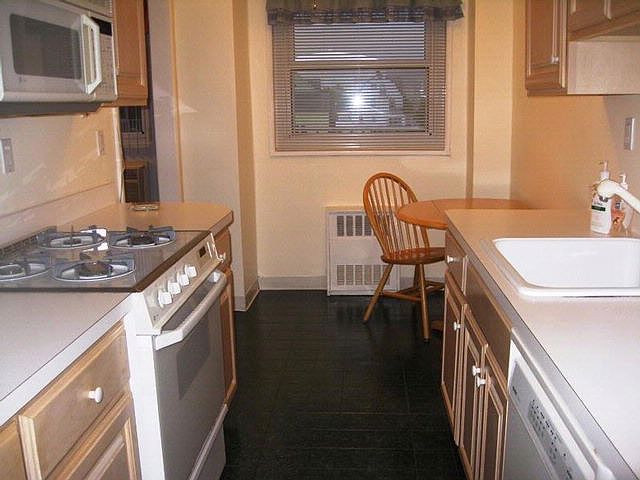 2nd image of 370 Westchester Ave APT 5K