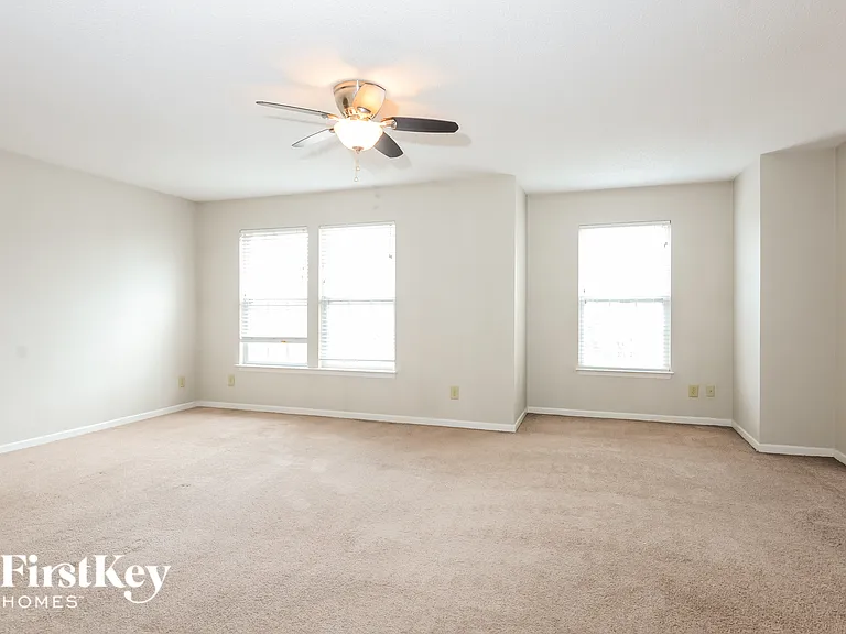 10735 Cyrus Dr — Photo 12