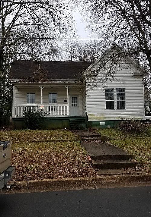 1st image of 600 E Burleson St