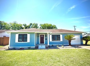 105 Birch St, Lake Jackson, TX 77566