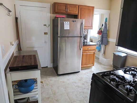 3rd image of 12-14 Silvey Pl #3