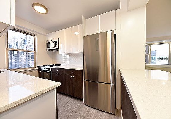 5th image of 155 E 34th St APT 9G