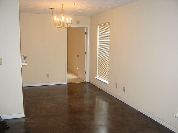 4th image of 713 Windchase Ln