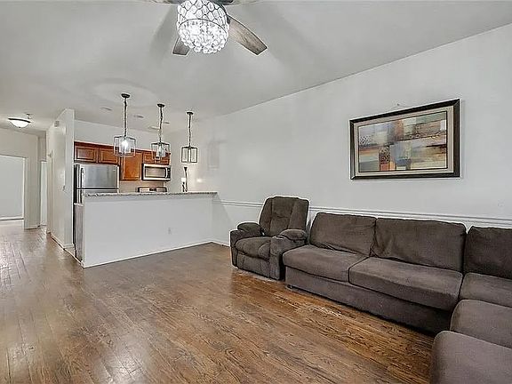 2nd image of 364 Evergreen Ave APT 1