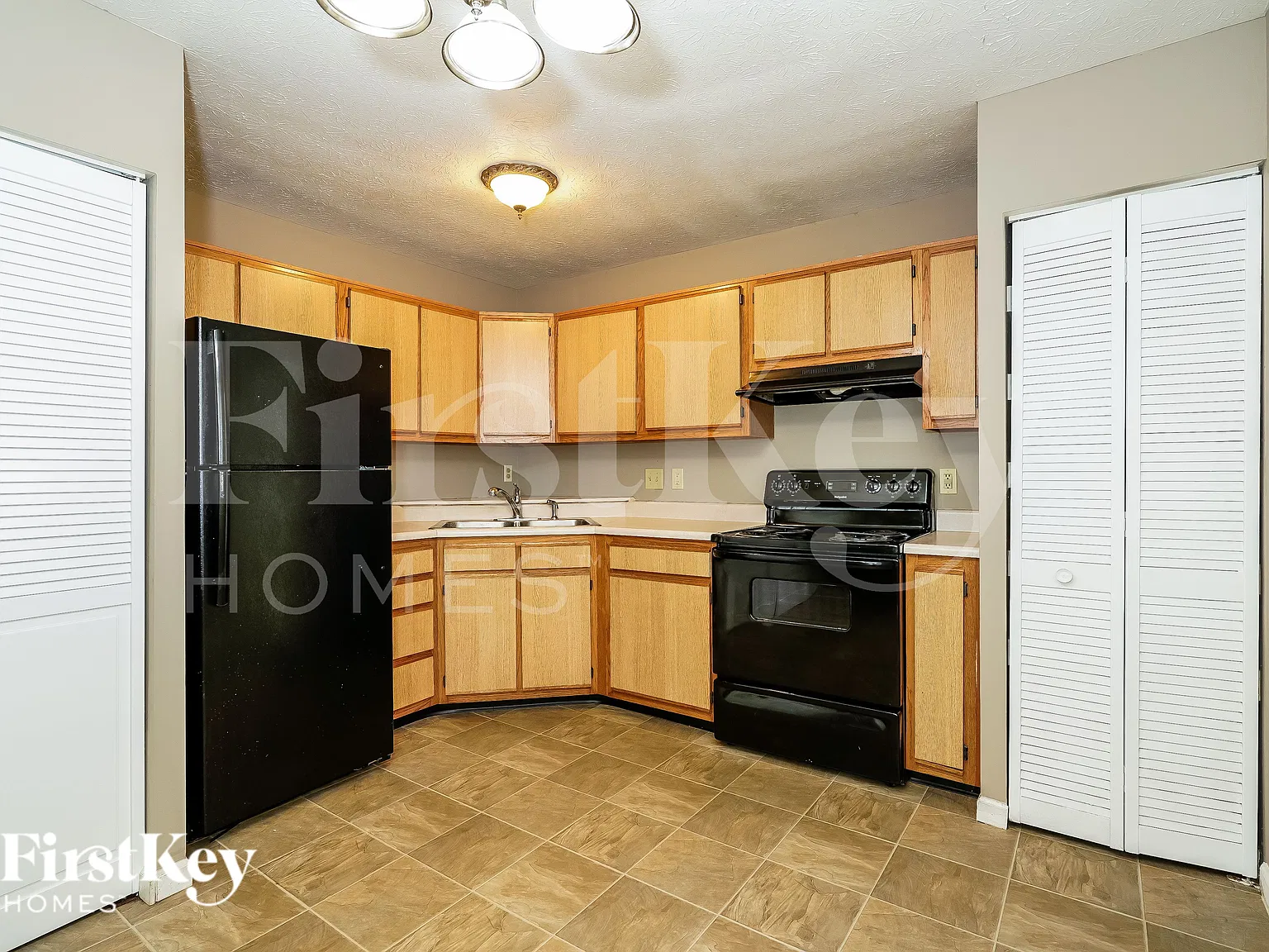 3 bed, 1.5 bath, 1294 sqft, $1,820 — Photo 4