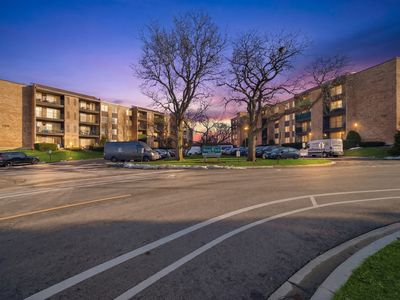 1103 S Hunt Club Dr APT 129, Mount Prospect, IL, 60056