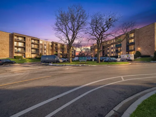 1103 S Hunt Club Dr APT 129, Mount Prospect, IL 60056