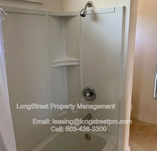 950 SW Jefferson Ave — Photo 16